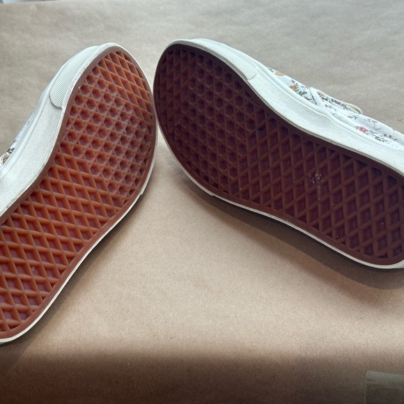 Vans Cream Floral Slip-On Sneakers - Picture 8 of 11